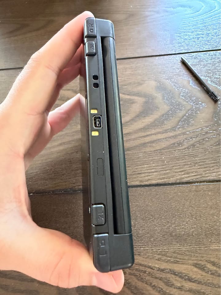 New Nintendo 3DS negra con juegos Pokémon en Costa Rica – Consola portátil Nintendo premium Nintendo