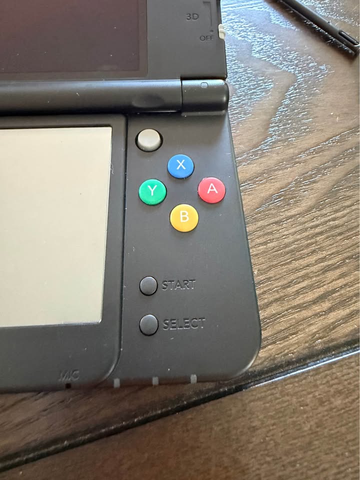 New Nintendo 3DS negra con juegos Pokémon en Costa Rica – Consola portátil Nintendo premium