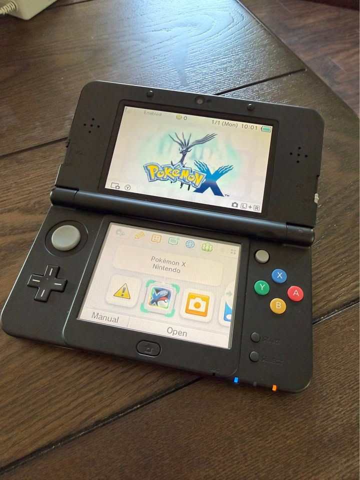 New Nintendo 3DS negra con juegos Pokémon en Costa Rica – Consola portátil Nintendo premium Nintendo