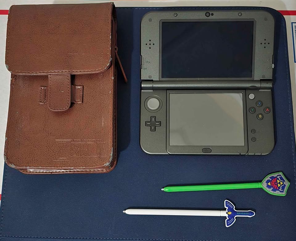 New Nintendo 3DS XL Hyrule Edition | Zelda | Con Estuche y Stylus