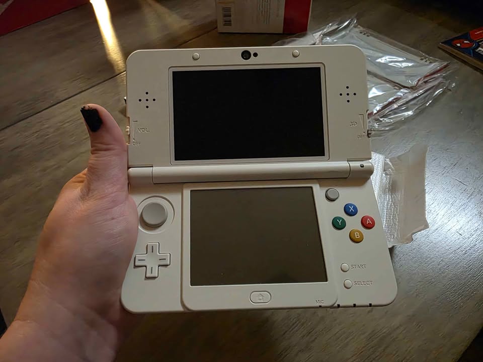 New Nintendo 3DS Pokémon 20th Anniversary | Completa en Caja | Envíos a todo el país