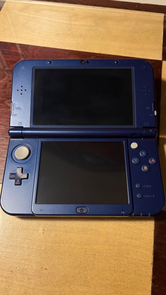New Nintendo 3DS LL Monster Hunter X | Edición Especial Azul y Roja | Costa Rica
