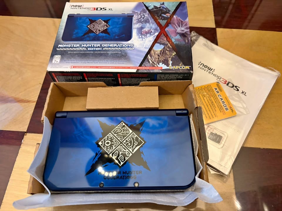 New Nintendo 3DS LL Monster Hunter X | Edición Especial Azul y Roja | Costa Rica