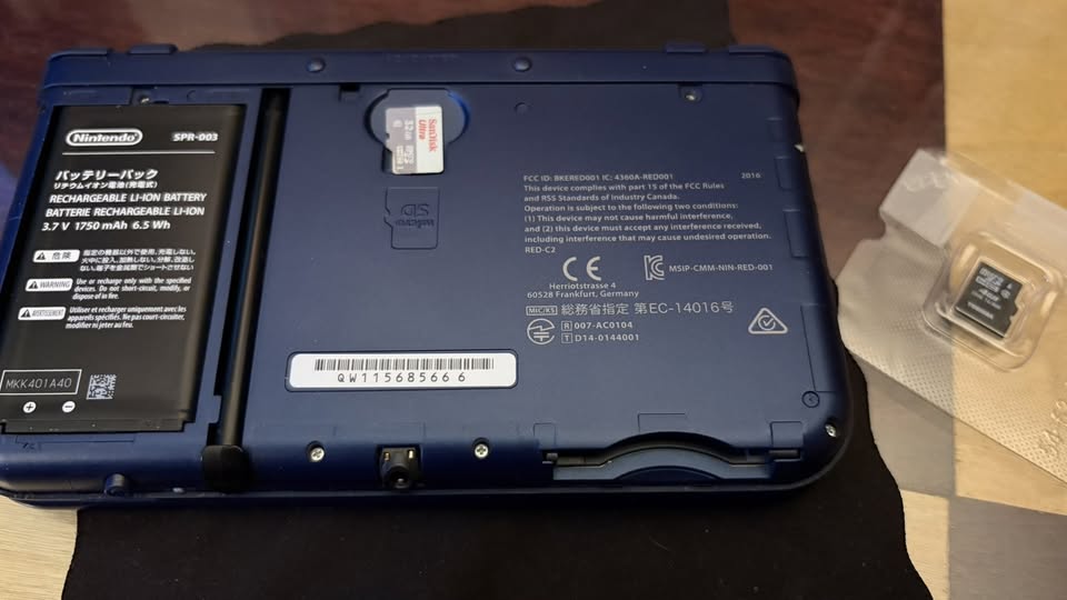 New Nintendo 3DS LL Monster Hunter X | Edición Especial Azul y Roja | Costa Rica