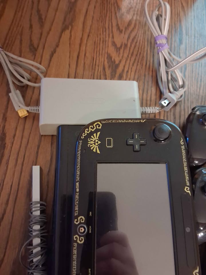 Nintendo Wii U Zelda Edition | GamePad Especial | Consola + Accesorios