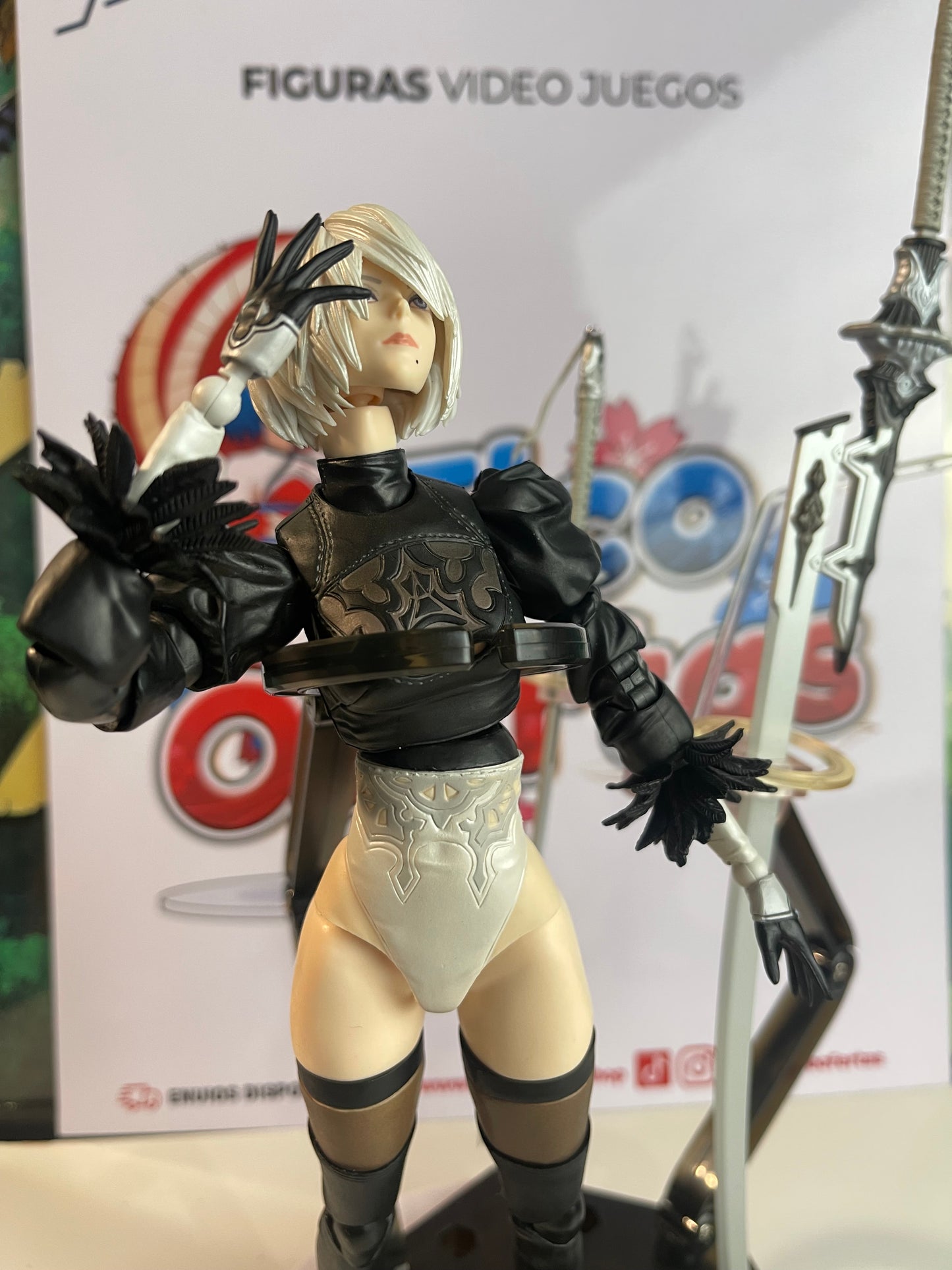 Figura de Acción Play Arts Kai - NieR 2B Tipo B DX Edición Deluxe 26CM | Tienda Anime Costa Rica - Tico Ofertas