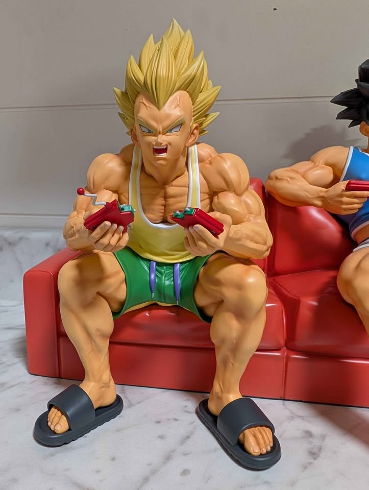 Estatuilla Dragon Ball Z | Goku y Vegeta Gaming | FuzzFeet Studio | Tienda Anime | Tico Ofertas