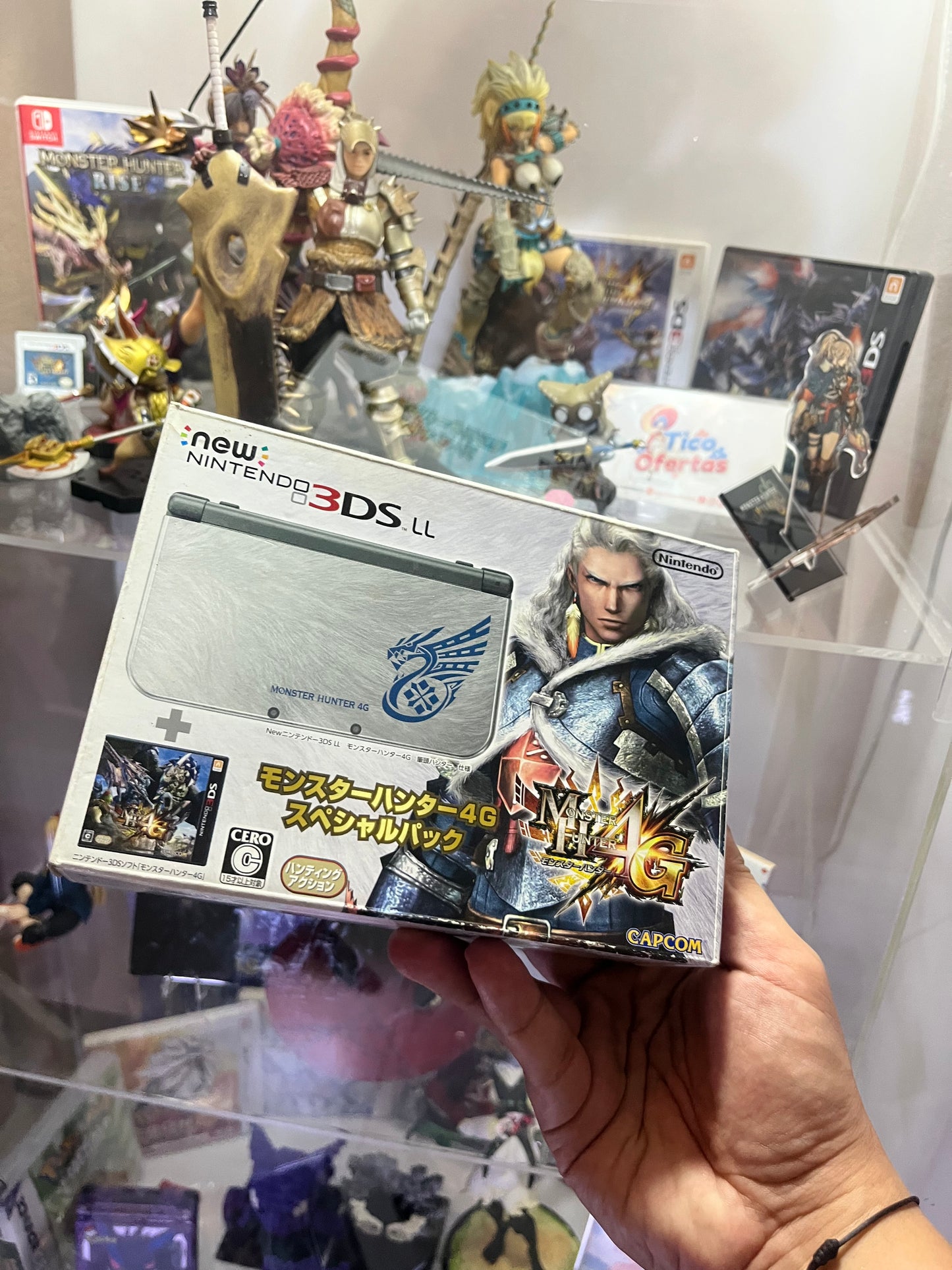 New Nintendo 3DS XL Monster Hunter 4 edición especial | Tienda videojuegos Costa Rica