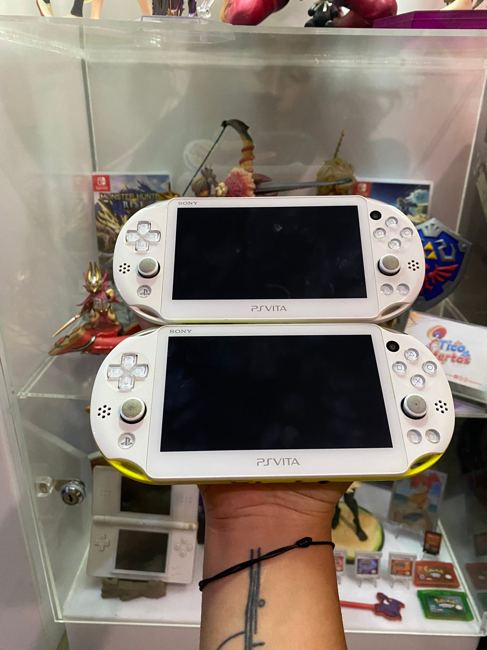 Dark Gray PS VITA CONFIGURADA A GUSTO – 64GB / 128GB / 256GB / 512GB + MUCHOS JUEGOS