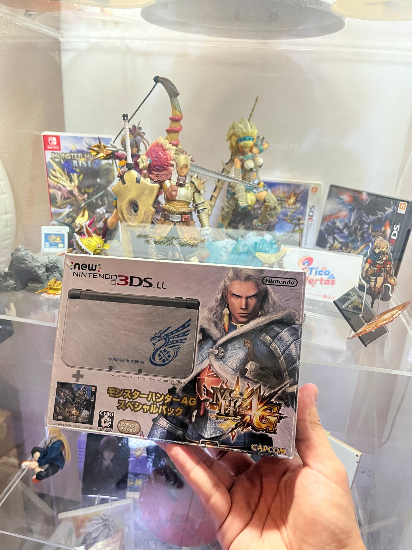 New Nintendo 3DS XL Monster Hunter 4 edición especial | Tienda videojuegos Costa Rica