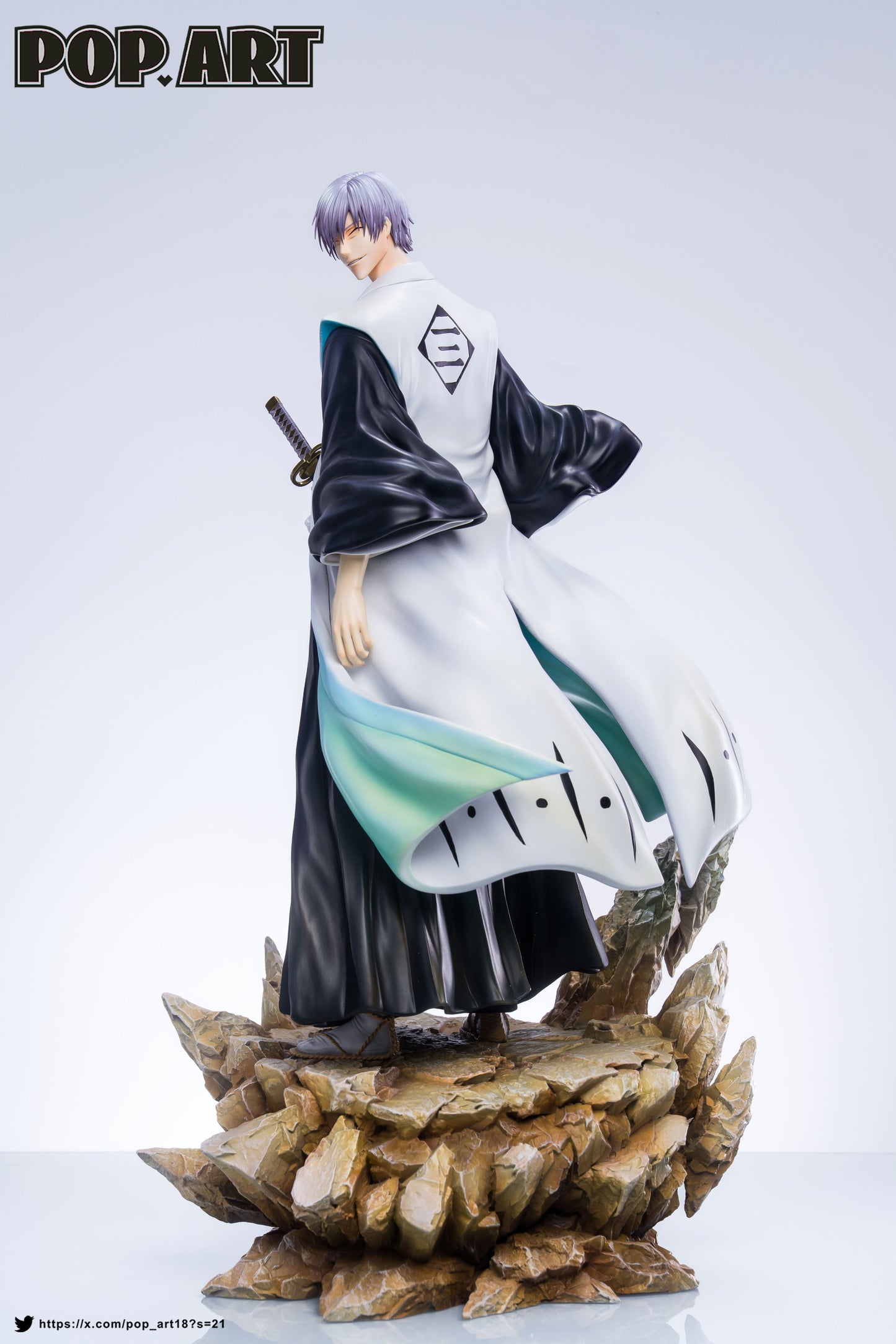 Light Gray Estatuilla Bleach | Gin Ichimaru | POP.ART Studio | Tienda Anime | Tico Ofertas
