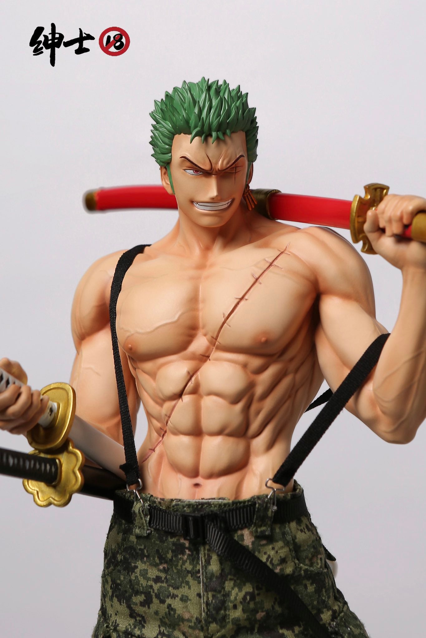 Light Gray Figura One Piece | Roronoa Zoro [18+] | Gentleman 18 Studio | Tienda Anime | Tico Ofertas