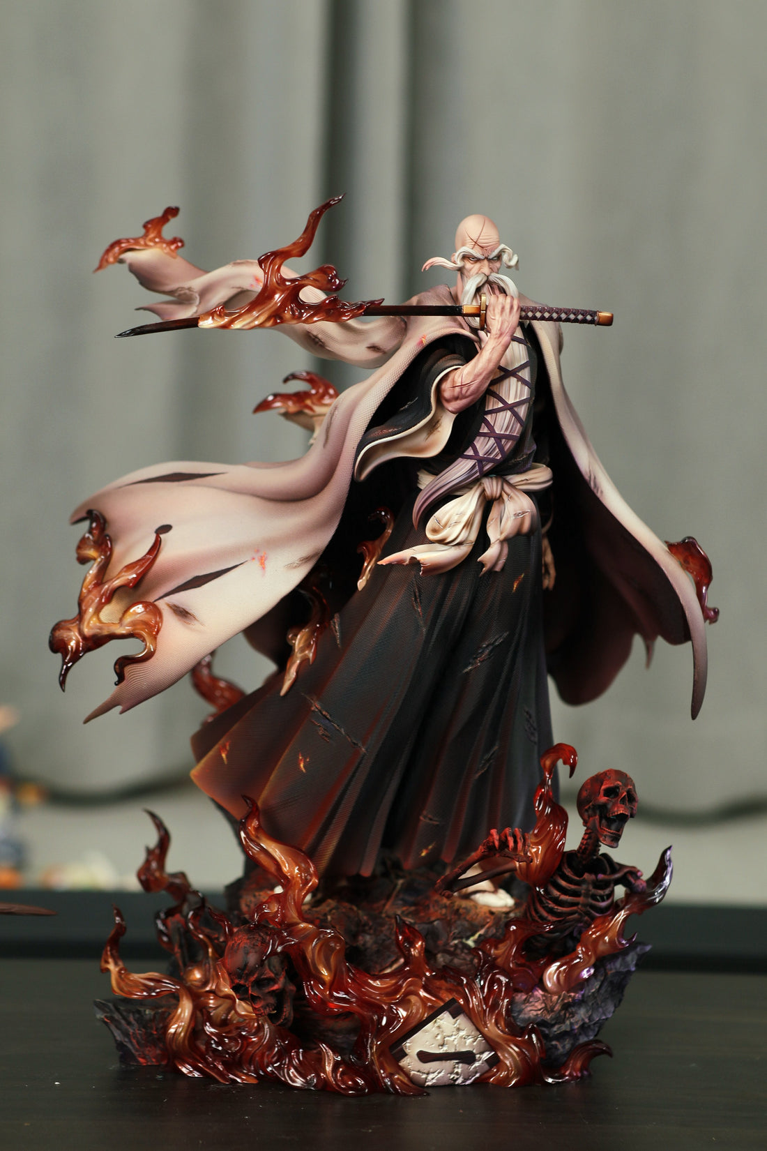Estatuilla Bleach | Genryūsai Shigekuni Yamamoto Captain Series 001 GK Statue LED | Xu Zhang Studio | Tienda Anime | Tico Ofertas