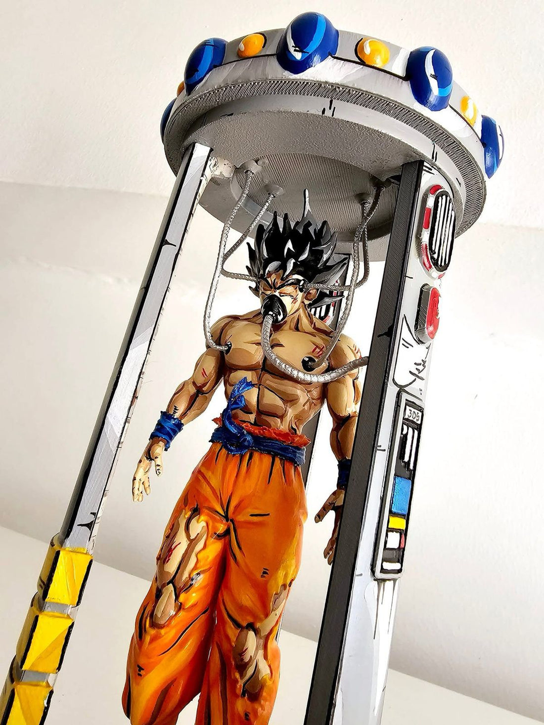 Figura Goku en la maquina recuperacion Dragon Ball Z  | tienda anime | Tico ofertas