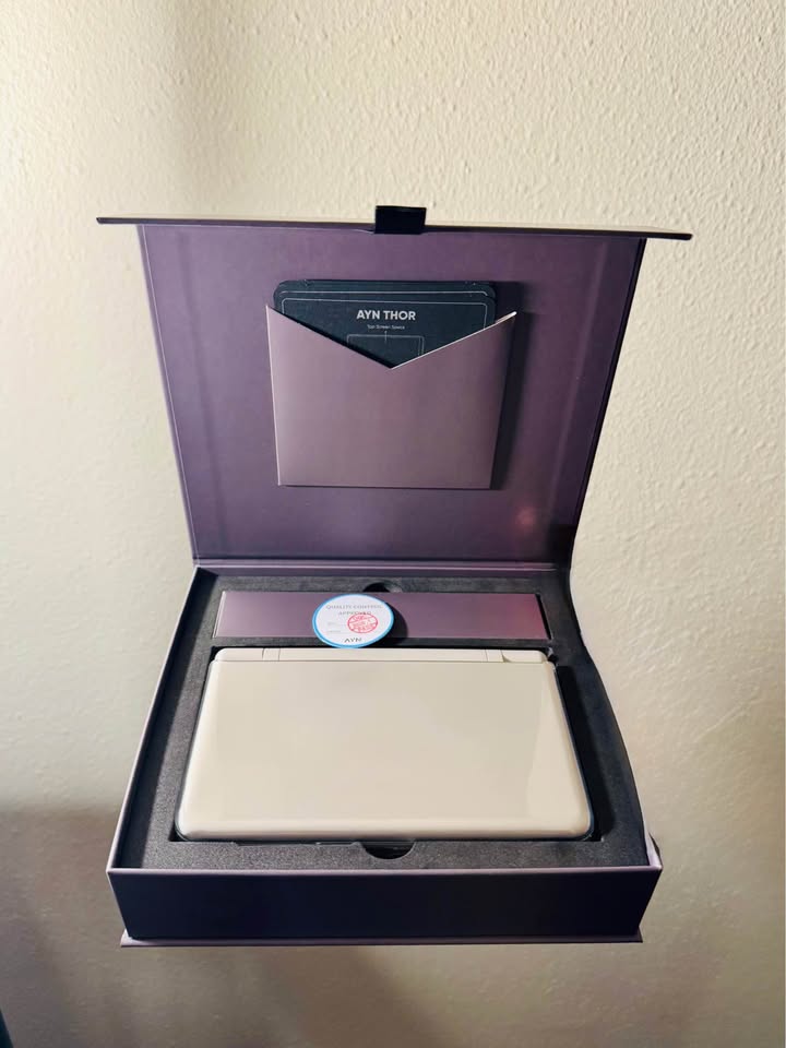 AYN Thor Pro Rainbow en Costa Rica – Consola portátil gamer Ayn
