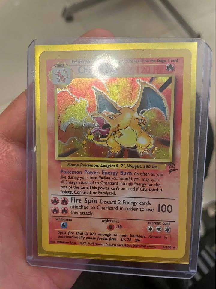 Carta Pokémon Charizard Base Set 1999 Holo Original – Costa Rica