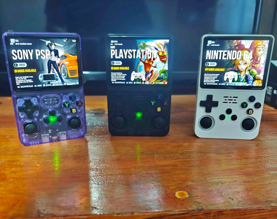 Consola Portátil R36S 64GB con 15.000 Juegos Retro | Costa Rica Tico Ofertas