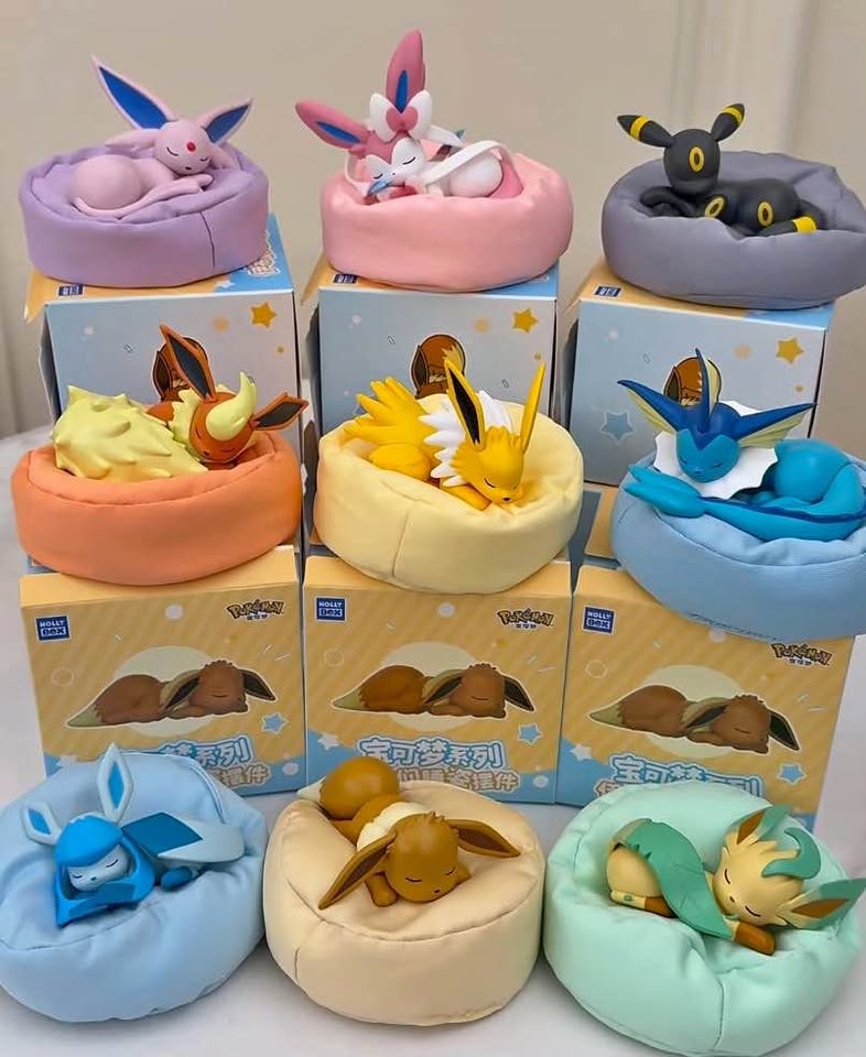 Estatuilla Cajas sorpresa Eevee evoluciones dormidas – Figuras Pokémon | Tienda anime Costa Rica MOCHI Studio