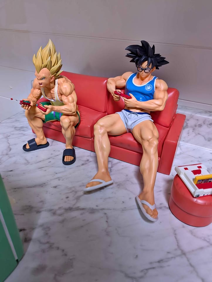 Estatuilla Dragon Ball Z | Goku y Vegeta Gaming | FuzzFeet Studio | Tienda Anime | Tico Ofertas