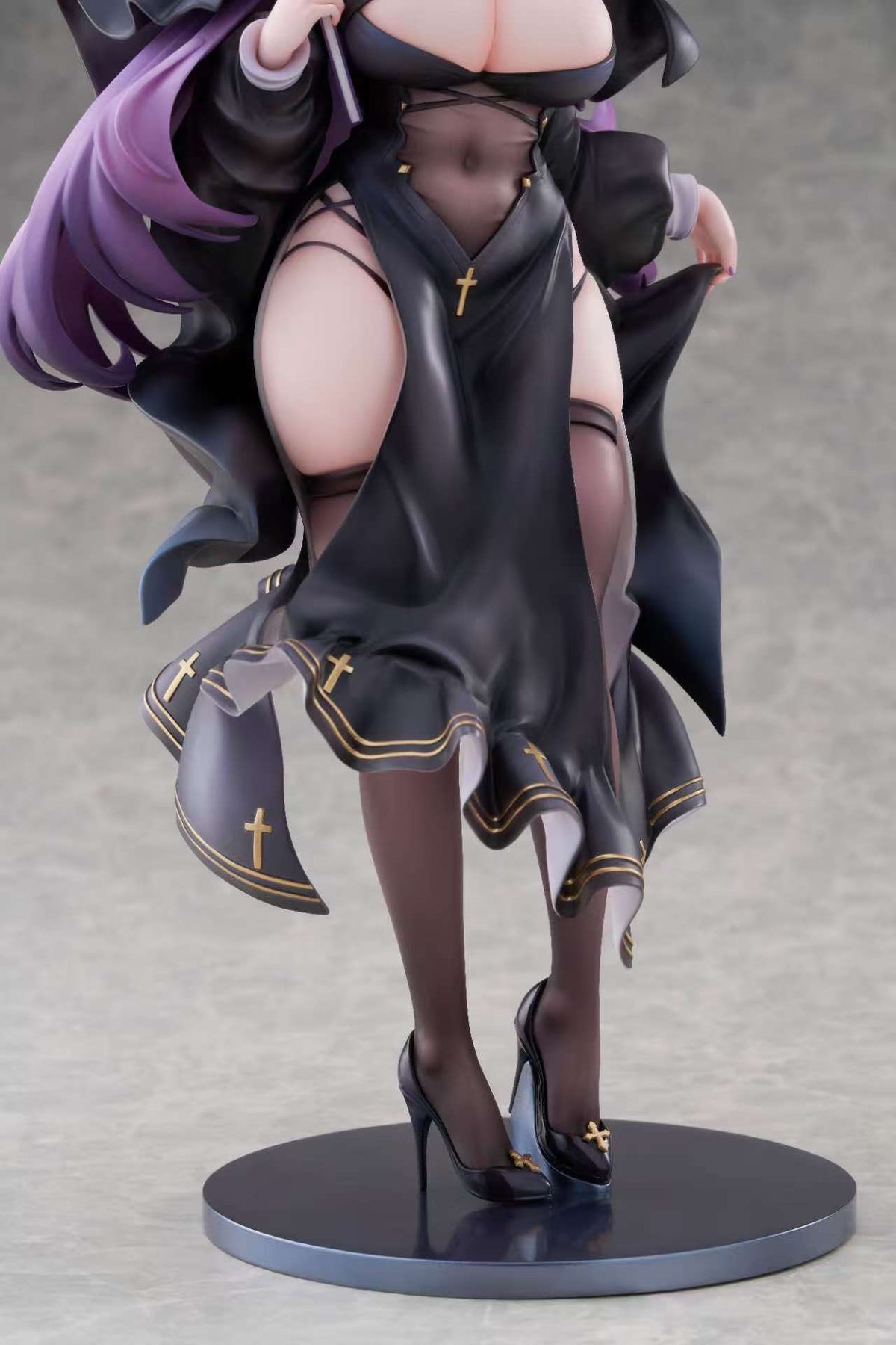 Estatuilla Frieren: Beyond Journey’s End | Fern (Nun’s Habit) | Hello Studio | Tienda Anime Costa Rica | Tico Ofertas Hello Studio