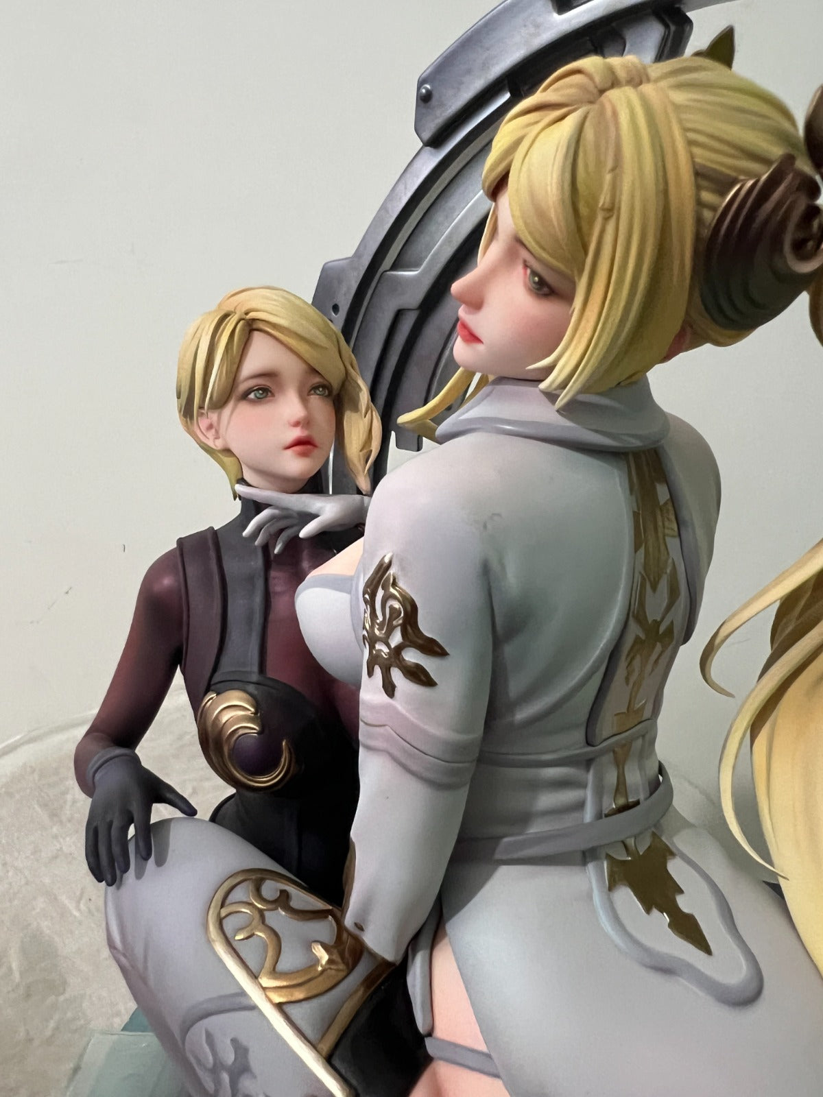 Estatuilla NieR:Automata | YoRHa Commander x Operator 6O | Thunder Studio | Tienda Anime | Tico Ofertas Thunder Studio