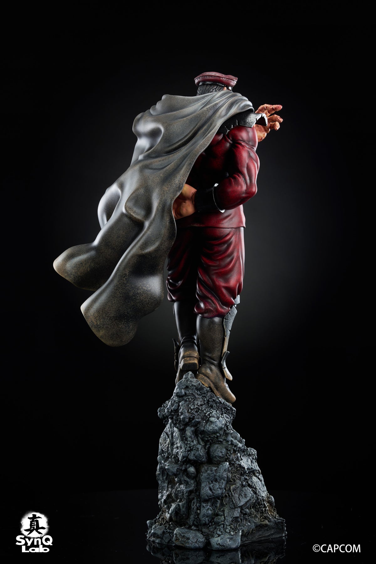 Estatuilla Street Fighter II | M. Bison | SynQ Lab. Collectable Studio | Tienda Anime | Tico Ofertas SynQ Lab. Collectable Studio