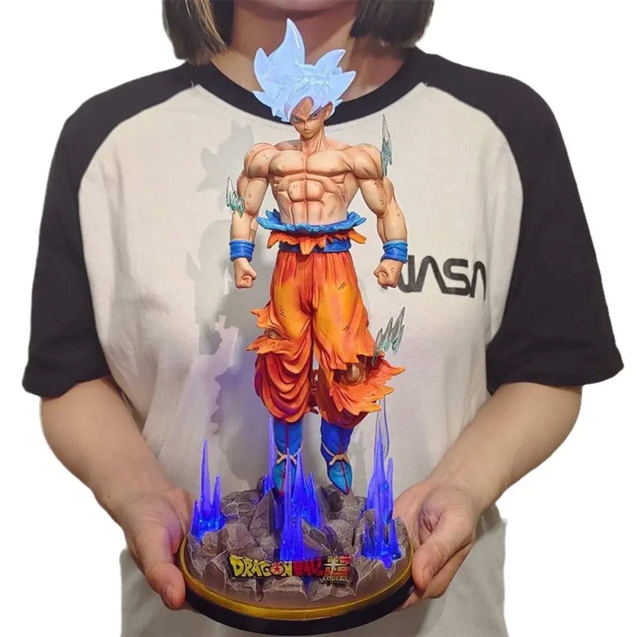 Figura Anime Dragon Ball 32cm - Goku Ultra Instinct Luminosa | Estatua de Acción PVC Coleccionable y Regalo de Navidad en Costa Rica - Tico Ofertas