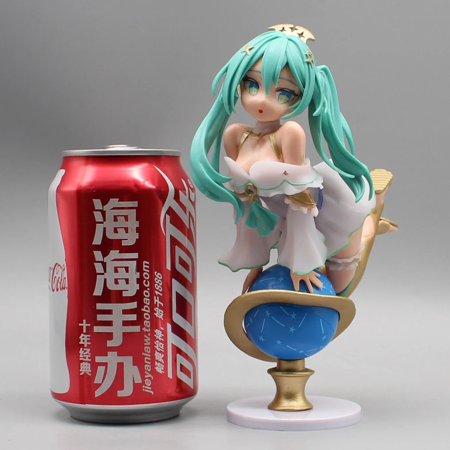 Figura Anime Hatsune Miku 17cm - Modelo Kawaii Acostada sobre un Globo | Estatua Sexy para Decoración de Escritorio y Regalo en Costa Rica - Tico Ofertas