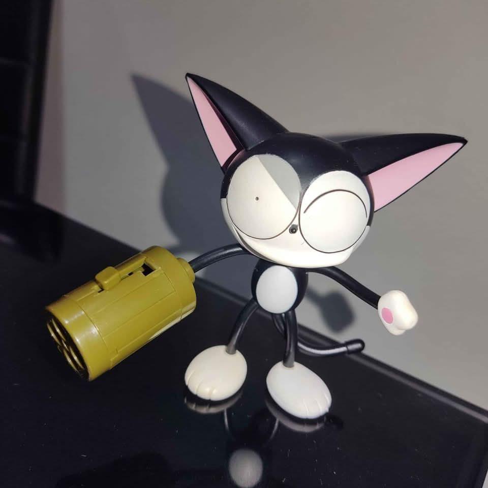 Figura de Kuro Chan de Tomy | Figura de Colección | Tico Ofertas Costa Rica