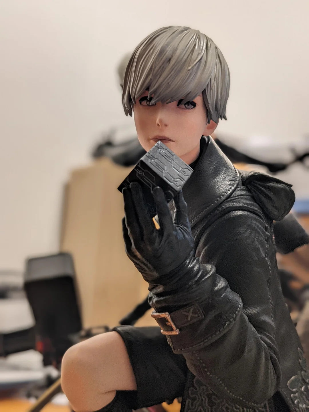 Gray Estatuilla Nier: Automata | Masterline 1/4 Deluxe | Square Enix | Tico Ofertas